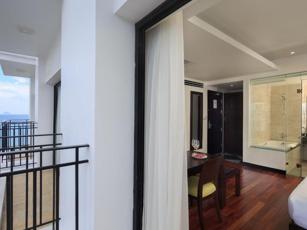 Legendsea Hotel Nha Trang Exterior foto